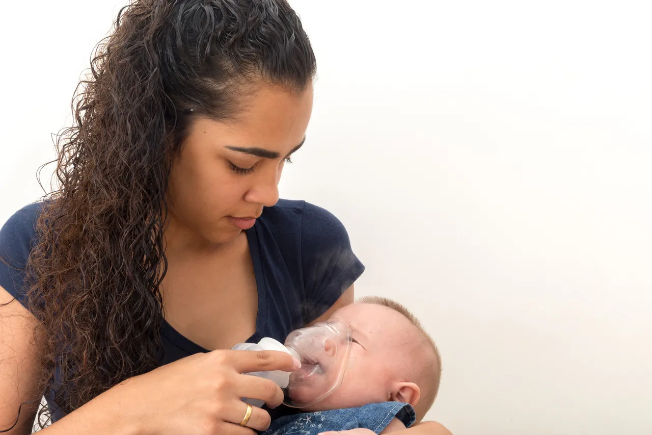 Responsáveis devem se atentar para a dificuldade respiratória que é um sinal de alerta