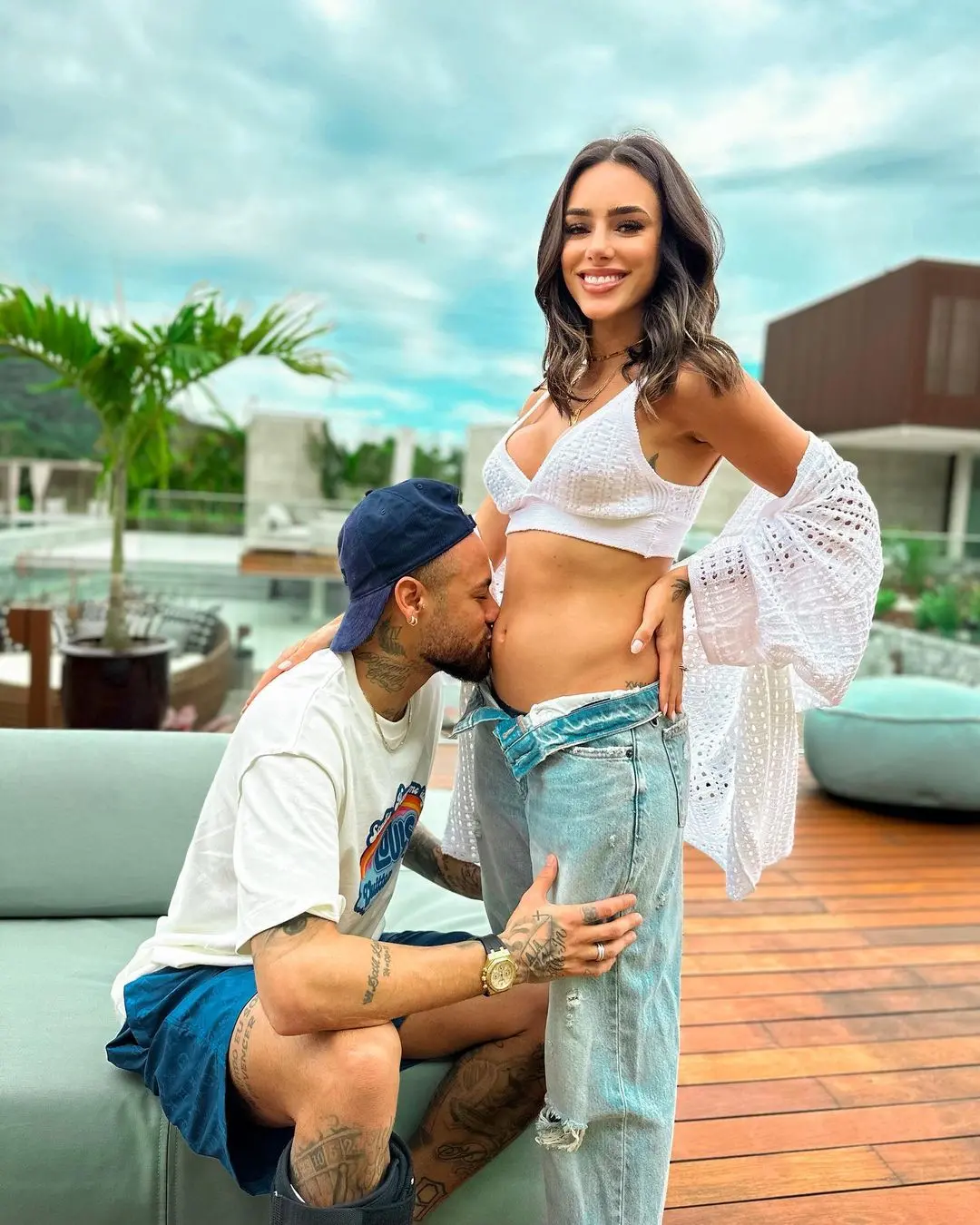 Imagem da notícia: Neymar e Bruna Biancardi anunciam gravidez: 'sonhamos com a sua vida'