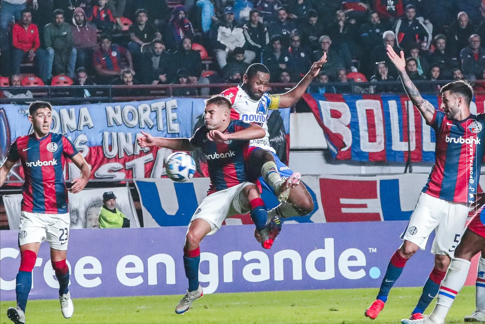 O capitão tricolor Tinga abriu o placar para o Fortaleza na vitória contra o San Lorenzo