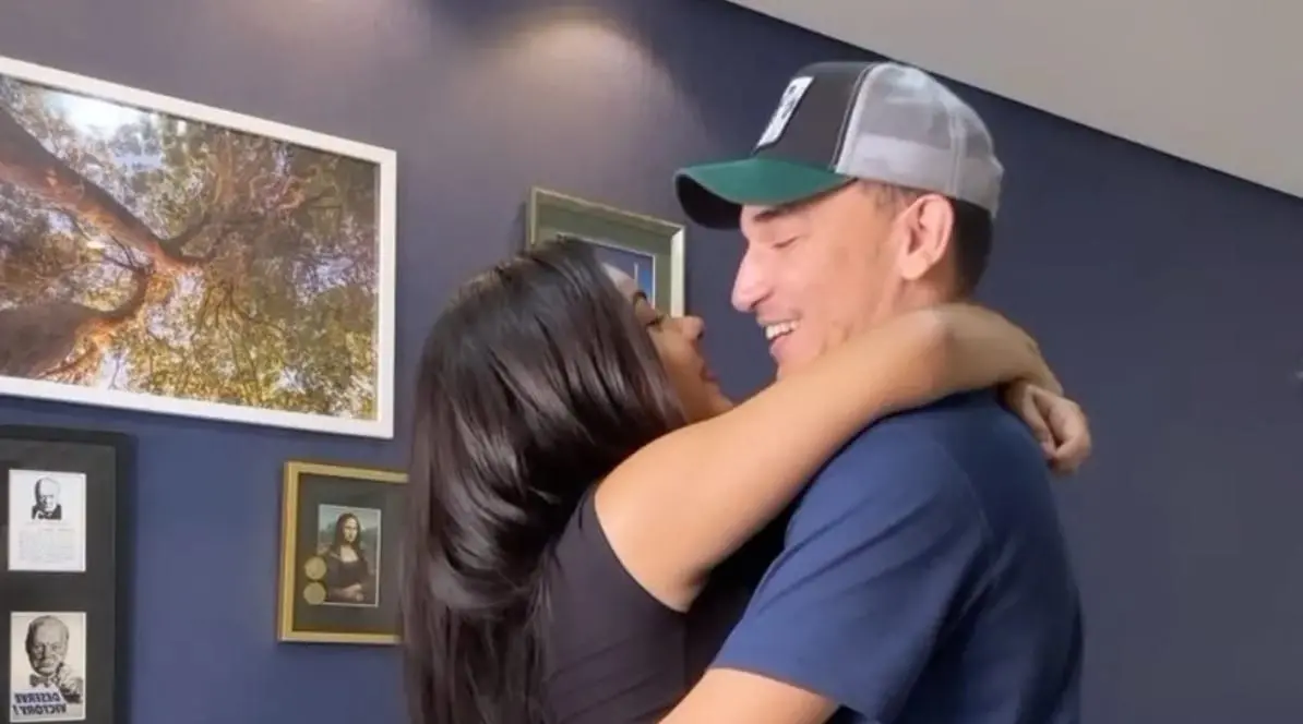 Imagem da notícia: João Gomes diz estar 'sofrendo de amor' ao cantar música dedicada para ex; assista