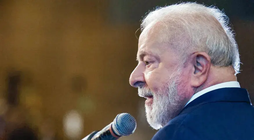 Imagem da notícia: Lula assina 13 acordos em Portugal, incluindo validação de diplomas universitários e CNH
