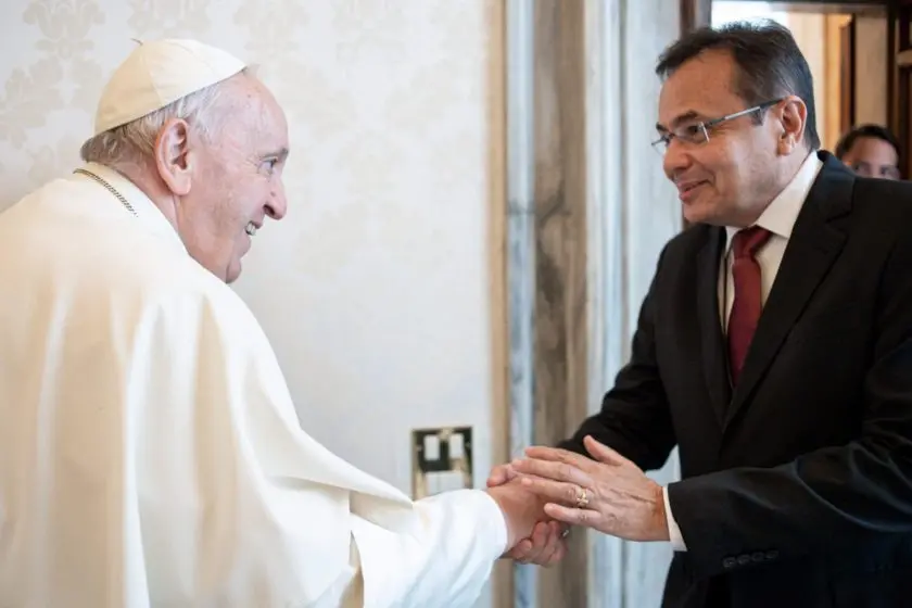 Imagem da notícia: Papa Francisco nomeia cearense para o Dicastério para a Evangelização