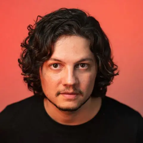 Imagem da notícia: Gabriel Aragão, da Selvagens à Procura de Lei, é indicado ao 30º Prêmio da Música Brasileira