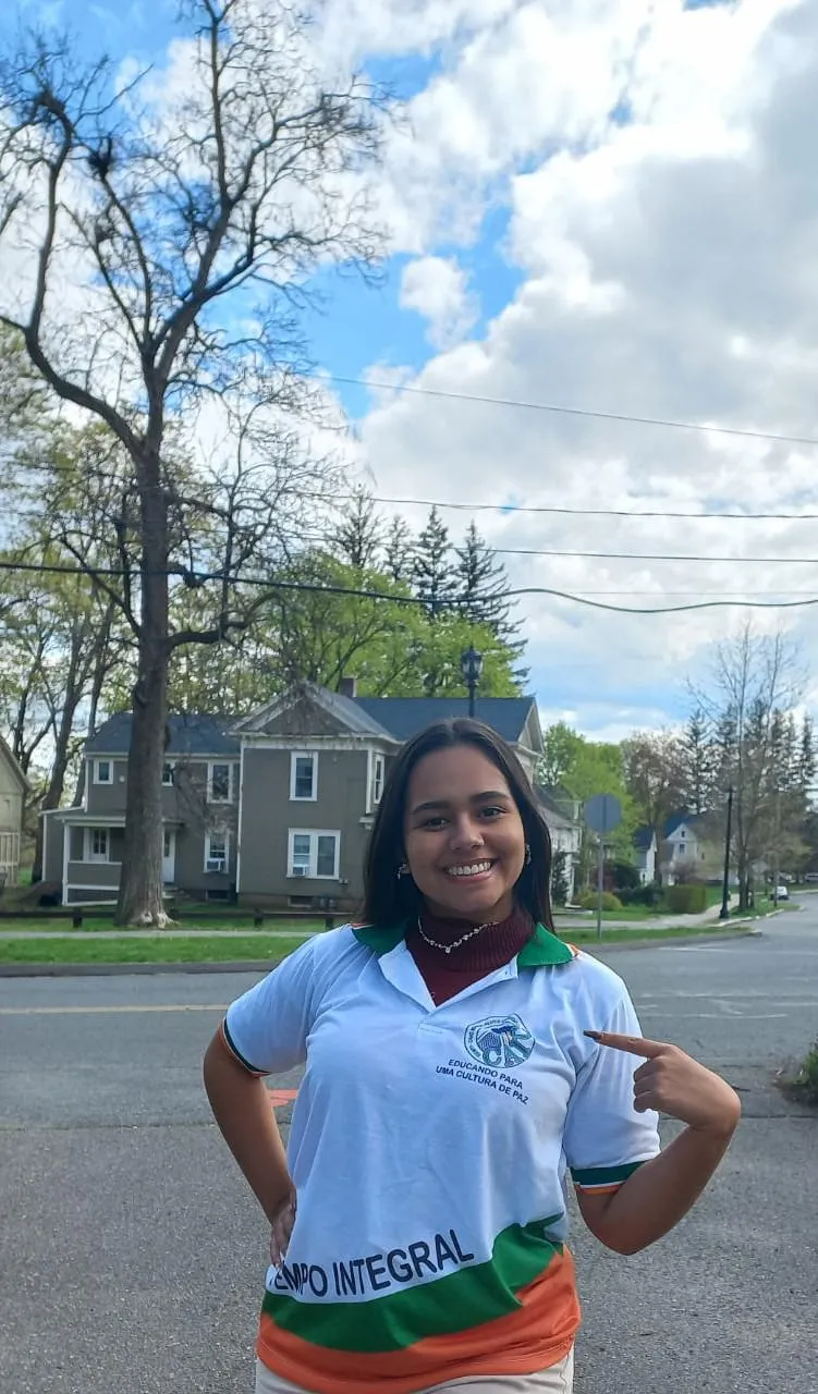 A estudante tem orgulho de poder representar a escola em uma iniciativa internacional