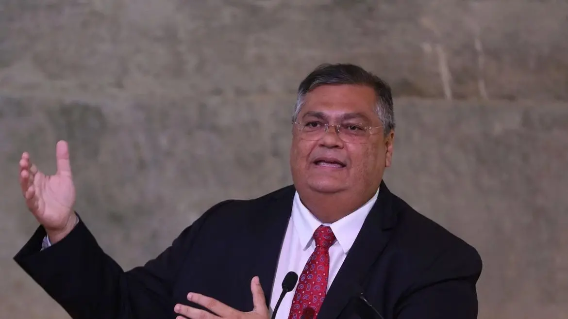 Imagem da notícia: Após ofensiva contra PL das Fake News, Dino diz que vai apurar 