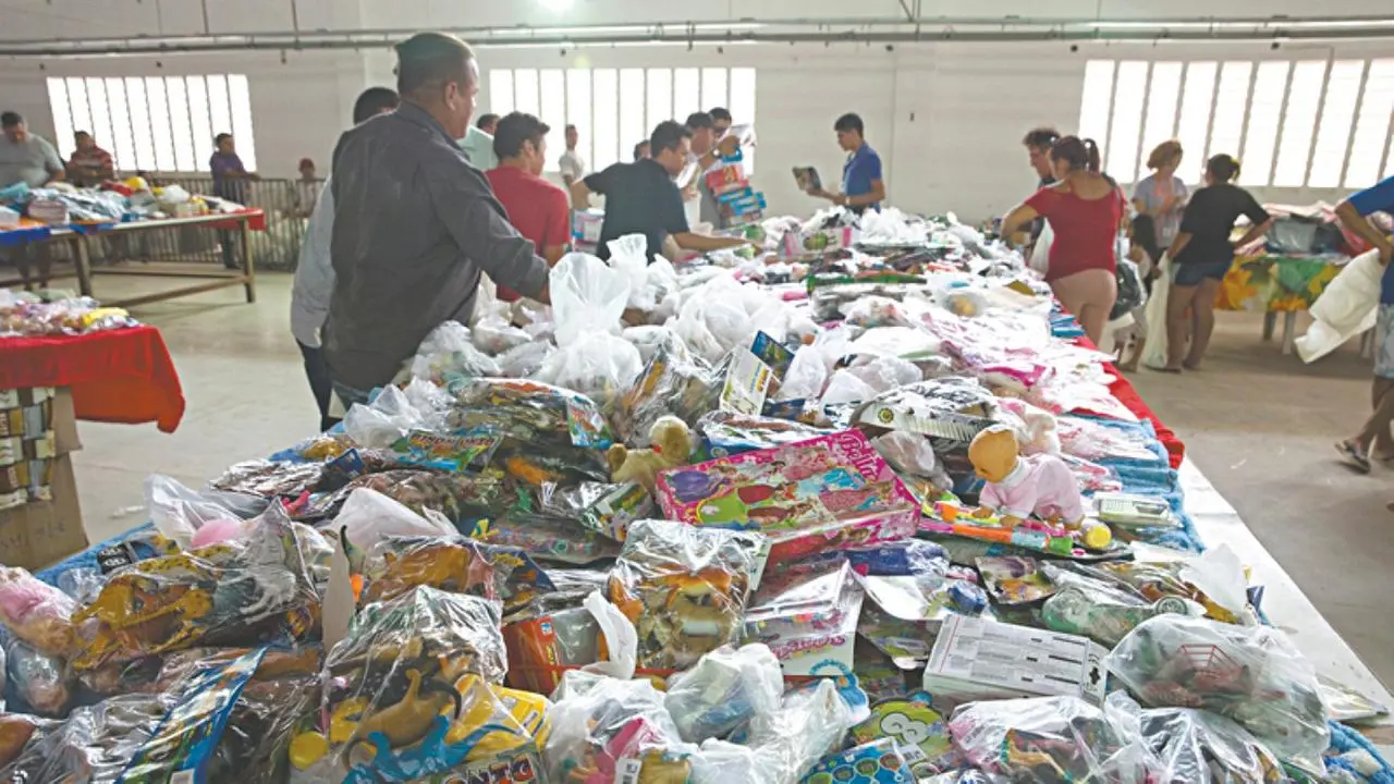 Imagem da notícia: Com itens doados pela Receita Federal, bazar solidário venderá produtos com preço acessível
