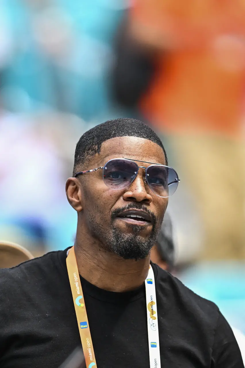 Imagem da notícia: Jamie Foxx fala pela primeira vez após ser internado em hospital: 'me sinto abençoado'