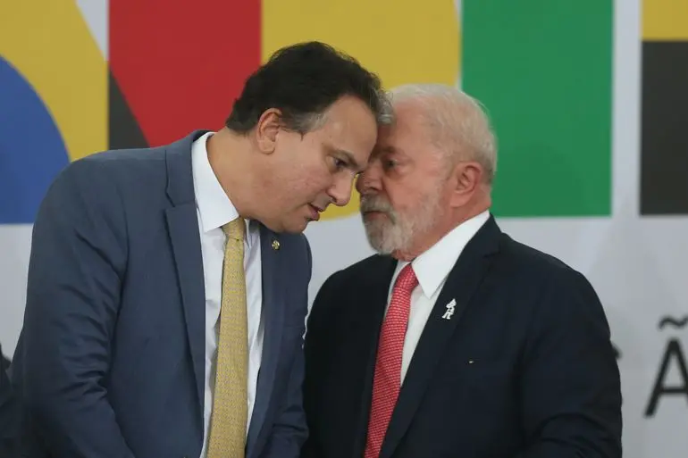 Imagem da notícia: Lula faz primeira viagem ao Ceará na próxima sexta-feira acompanhado de Camilo Santana