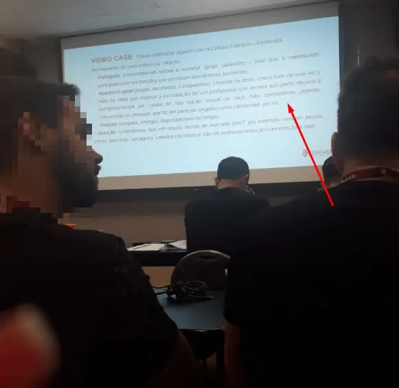 Imagem da notícia: Empresa de coaches em Fortaleza orienta não contratar 'petistas, comunistas e pessoas do candomblé'