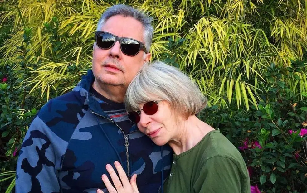 Imagem da notícia: Roberto de Carvalho homenageia Rita Lee: 'meu amor'