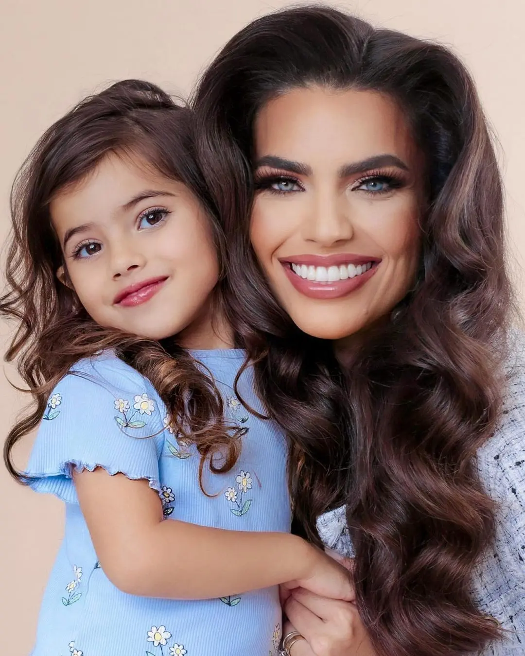 Imagem da notícia: Conheça Renata Guerra Otoni, 1ª mãe a disputar o título de Miss Brasil