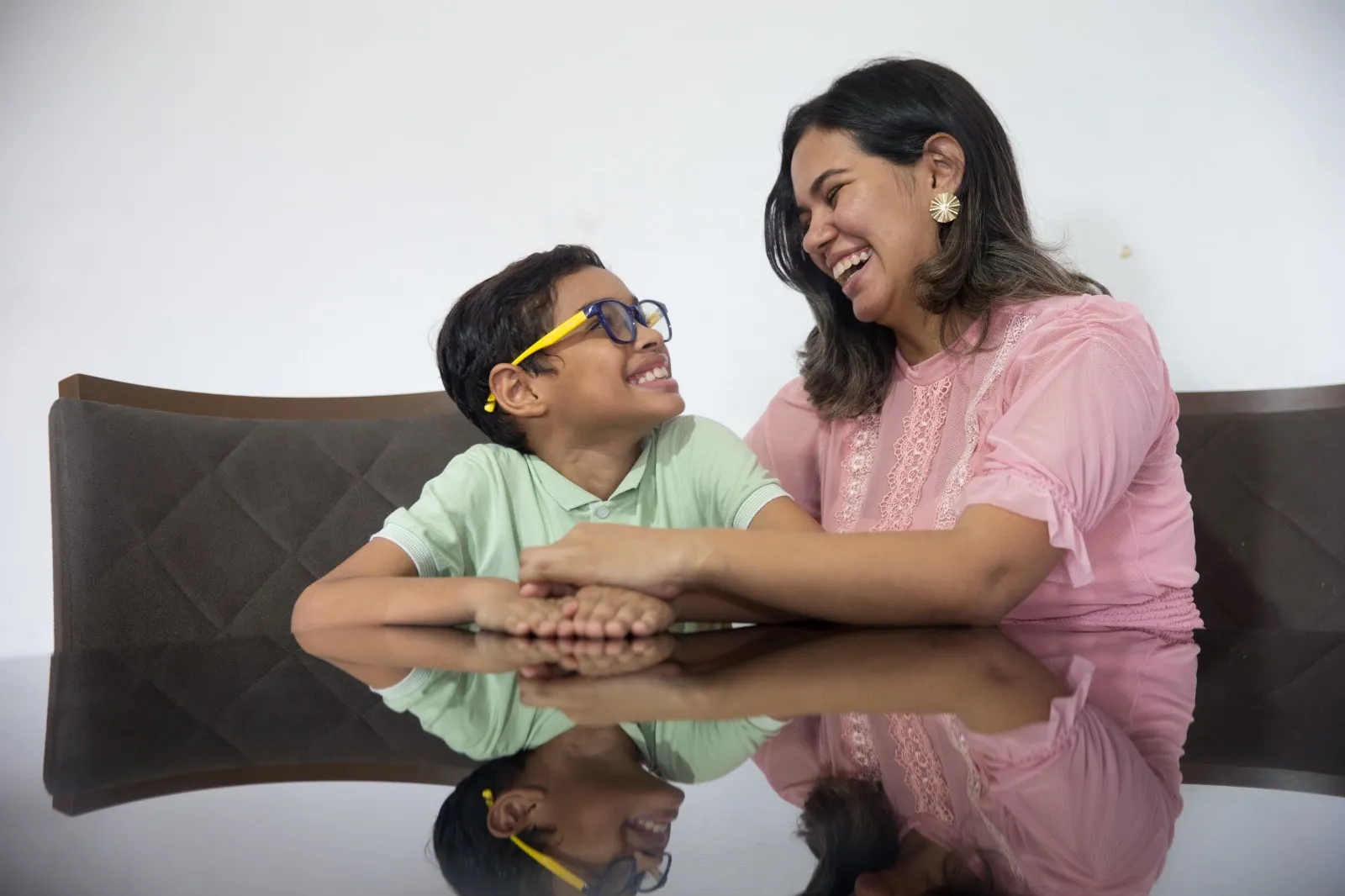 Em muitos momentos da sua trajetória, Karolayne lidou com a culpa materna por ter que deixar Samuel com a avó para trabalhar com eventos e se orgulha: 'ele é realmente um filho muito bom'