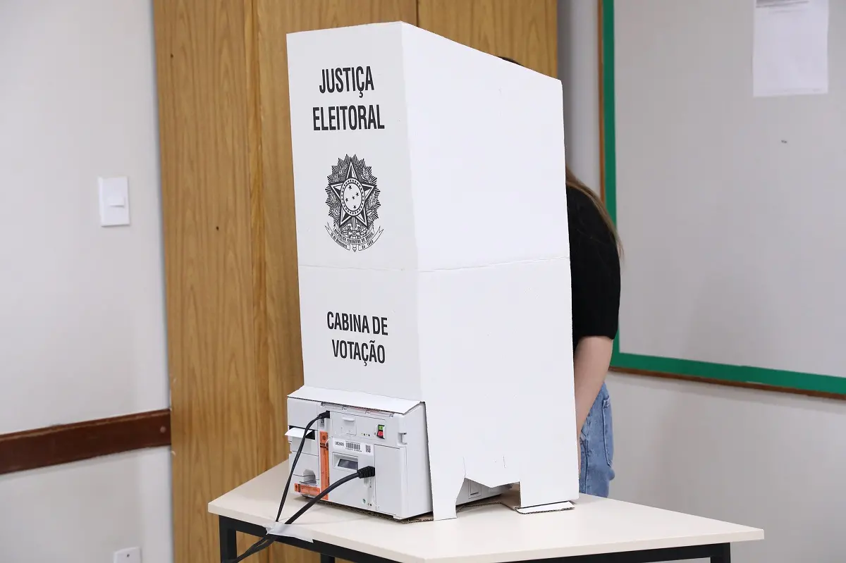 Imagem da notícia: Mais de 20 vereadores já foram cassados no Ceará por fraude à cota de gênero desde 2021