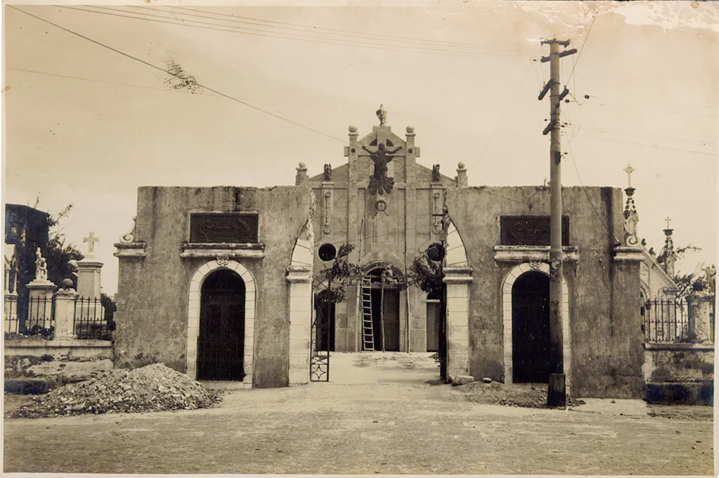 Antiga fachada do Cemitério São João Batista