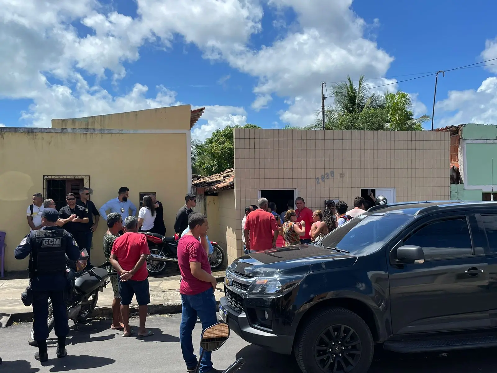 Imagem da notícia: Escrivães mortos em delegacia de Camocim são velados nesta segunda-feira (15) no município 