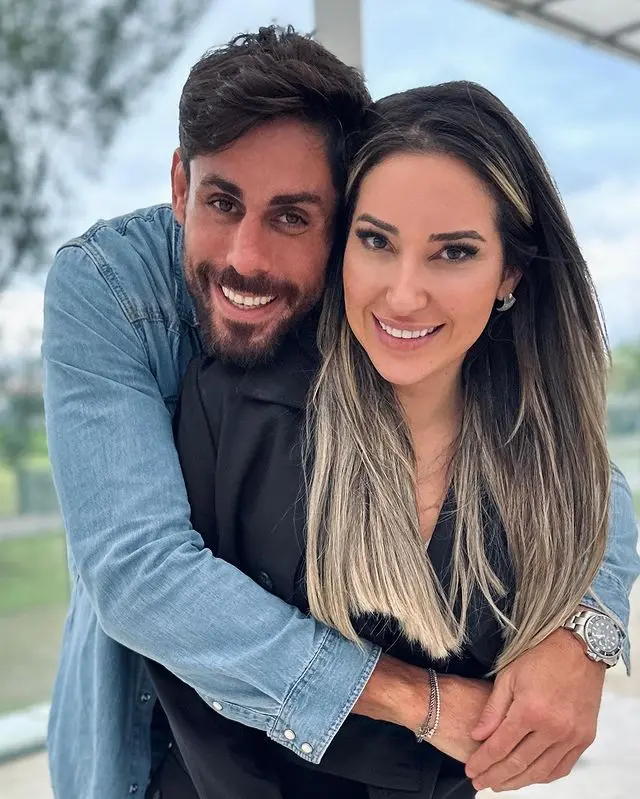 Imagem da notícia: Amanda e Cara de Sapato vivem romance à distância, diz site