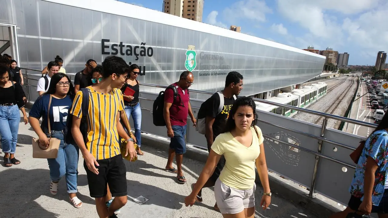 Imagem da notícia: Assembleia aprova aumento de aluguel social para famílias removidas por obras do VLT em Fortaleza