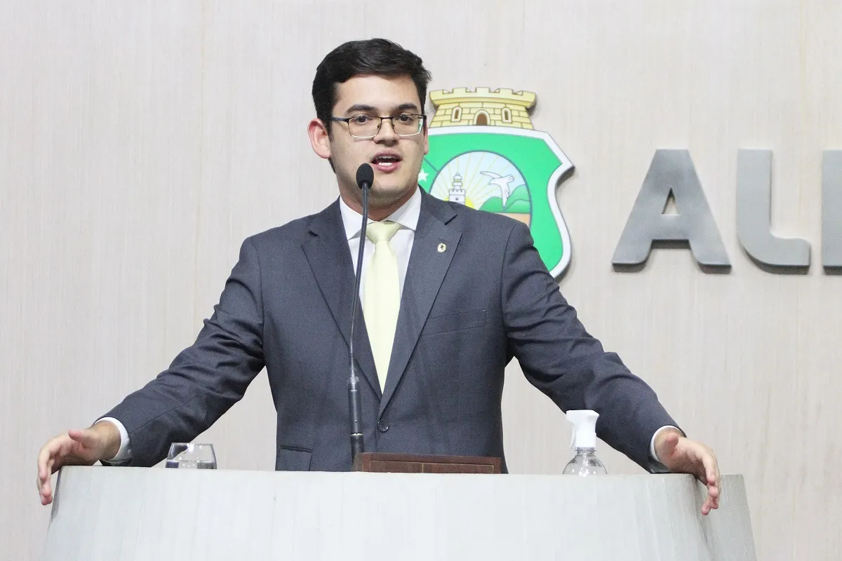 O deputado estadual Carmelo Neto, o mais votado no Estado, é um dos que pode perder o mandato por conta da decisão do TRE-CE