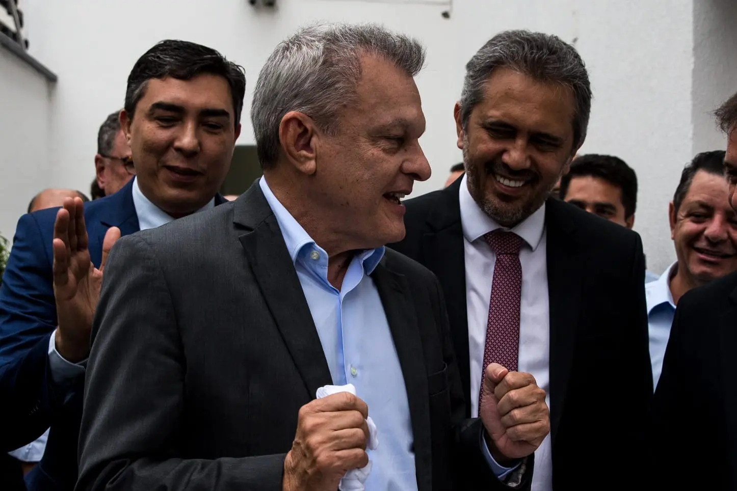 Imagem da notícia: Após embates, Sarto diminui tom sobre Elmano: 'temos mais convergências do que divergências'