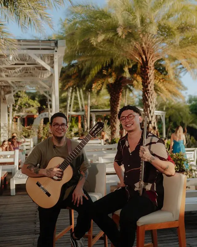 Imagem da notícia: Mateus Farias e Marcelo Di Holanda alcançam 1 milhão de reproduções no Spotify com forró das antigas