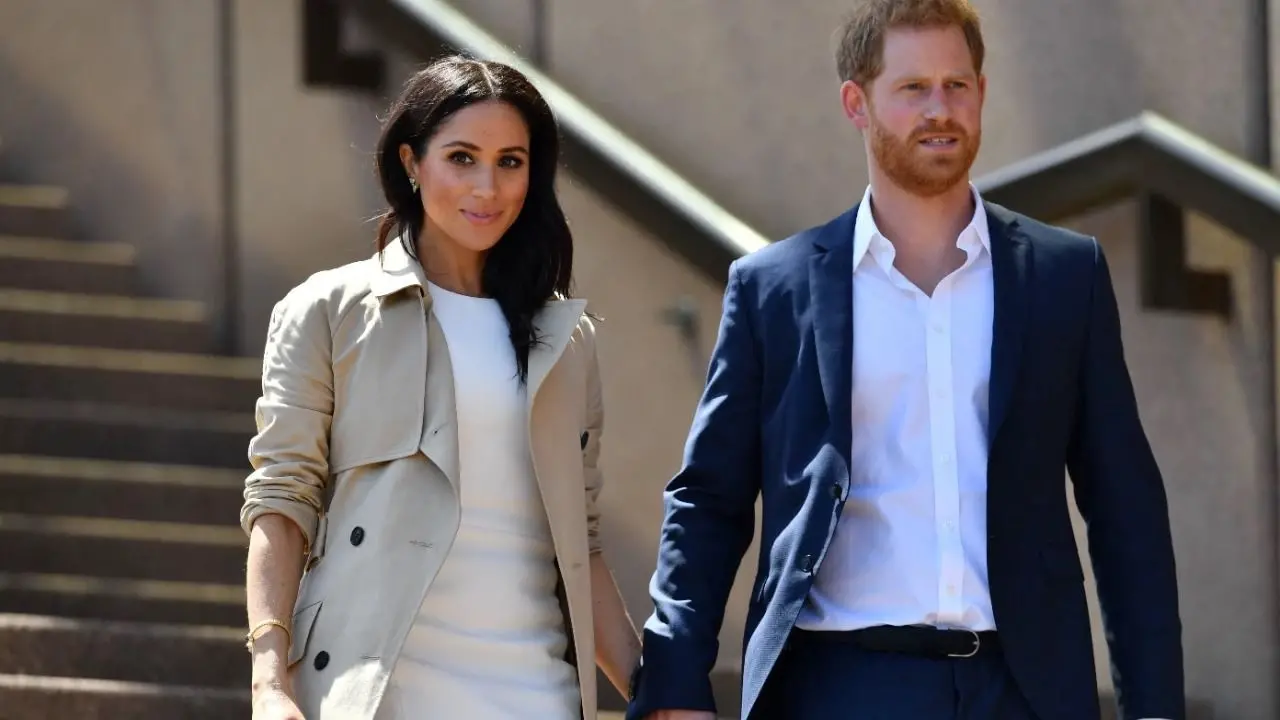 Imagem da notícia: Perseguição de Harry e Meghan tem versões diferentes de paparazzi e taxista; veja relatos