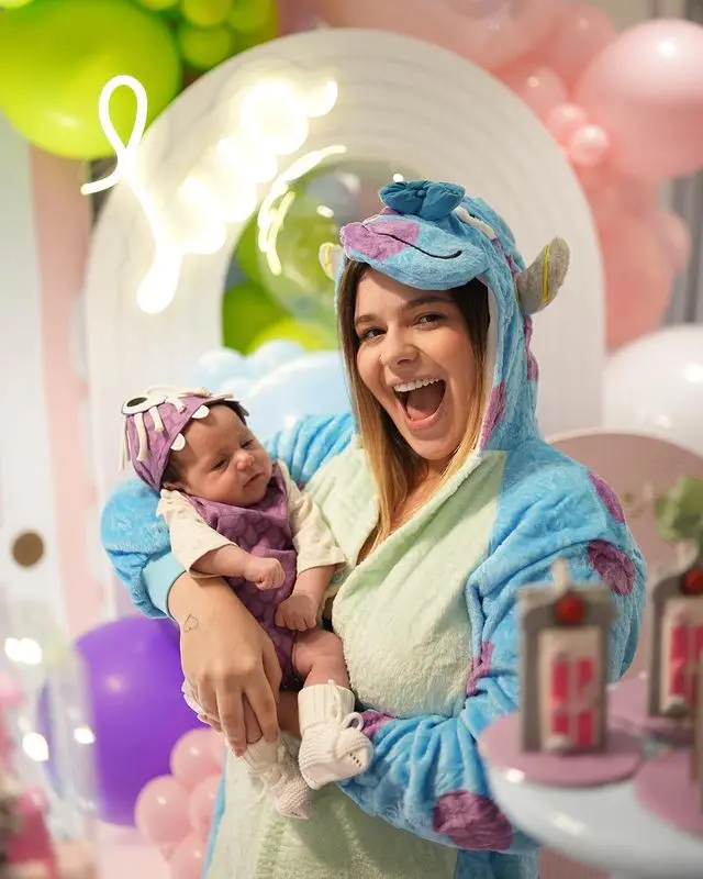 Imagem da notícia: Viih Tube fatura R$ 2 milhões em 24 horas com Baby Tube, marca criada inspirada na filha