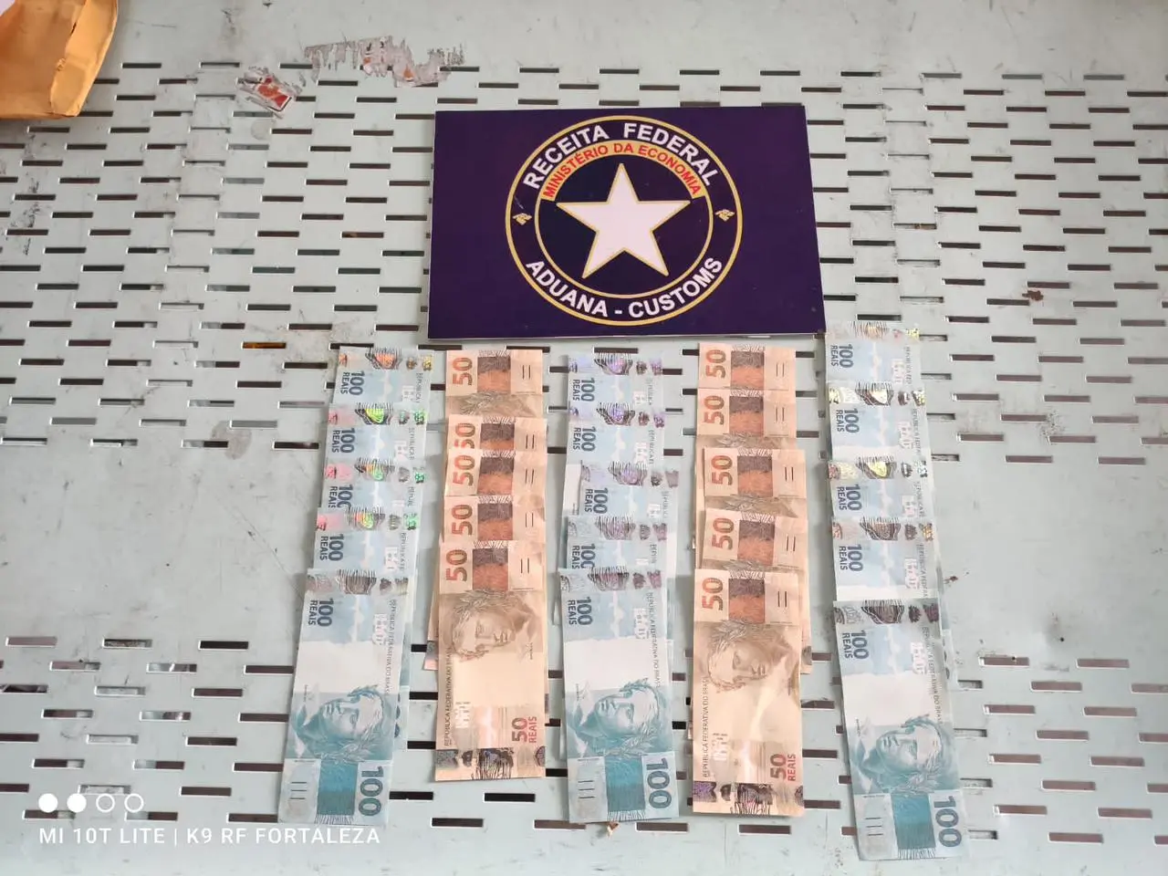 Imagem da notícia: Receita Federal apreende R$ 2 mil em cédulas falsas no Aeroporto de Fortaleza