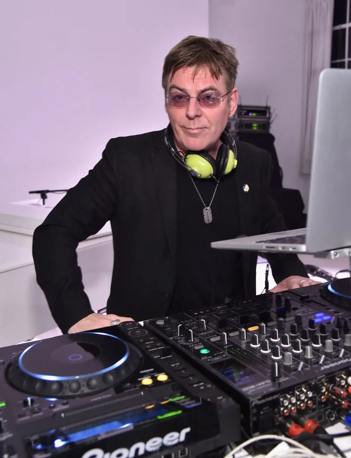 Imagem da notícia: Morre Andy Rourke, baixista do The Smiths, aos 59 anos 