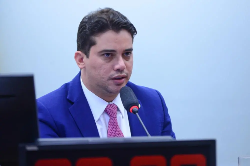 Imagem da notícia: Vice-presidente da CPI das Americanas, Júnior Mano diz que é preciso dar 'transparência' ao caso