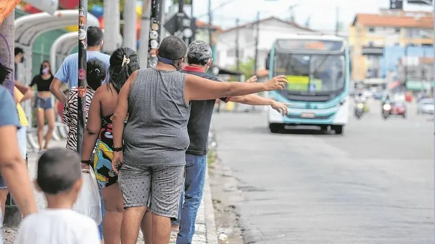 Imagem da notícia: Duas novas linhas de ônibus começam a operar em caráter experimental em Fortaleza; veja quais são