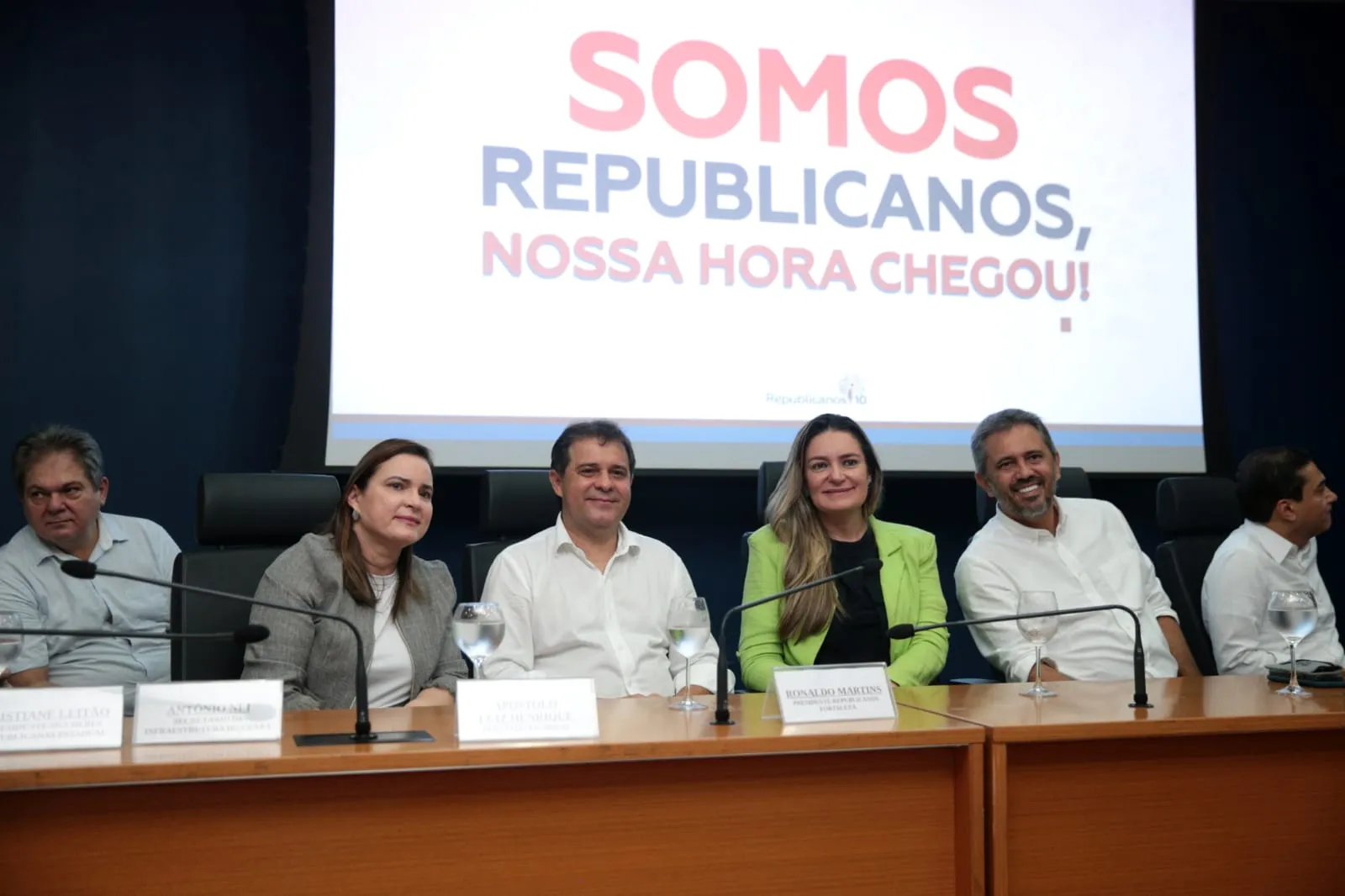 Lideranças do PDT e do PT acompanharam a convenção do Republicanos