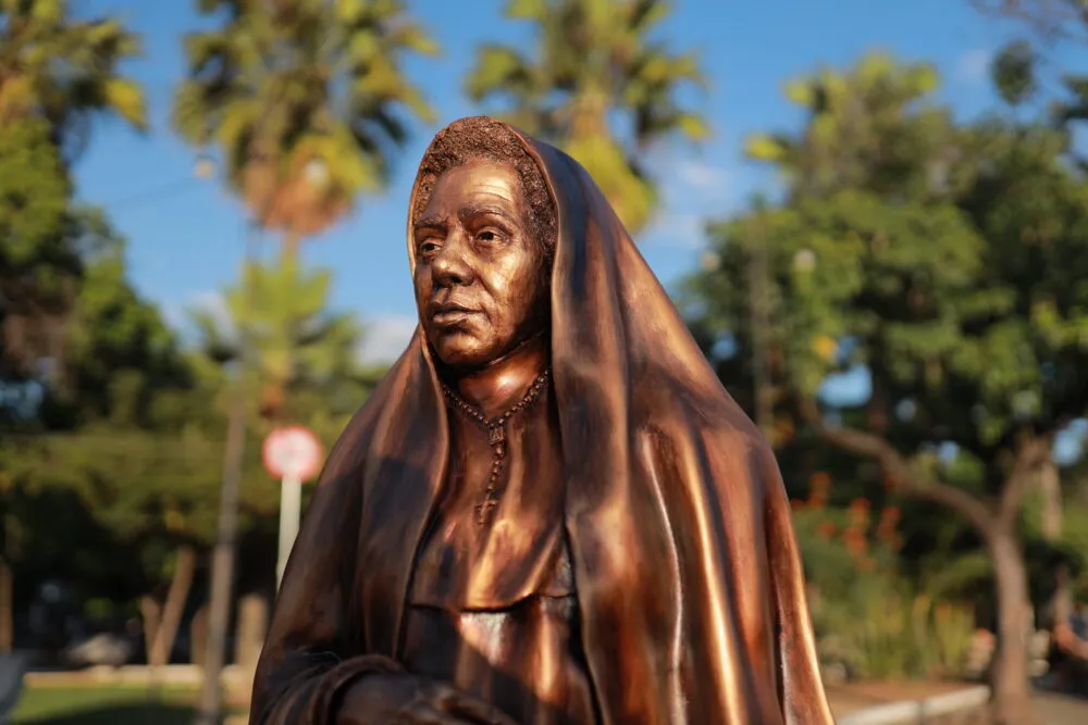 A estátua da Beata Maria de Araújo, em Juazeiro do Norte