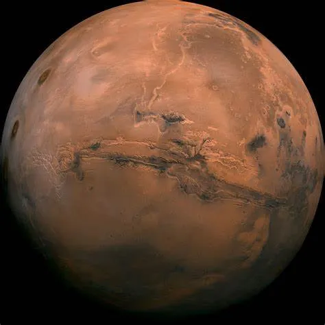 Planeta Marte visto do espaço mostrando vales e rios secos