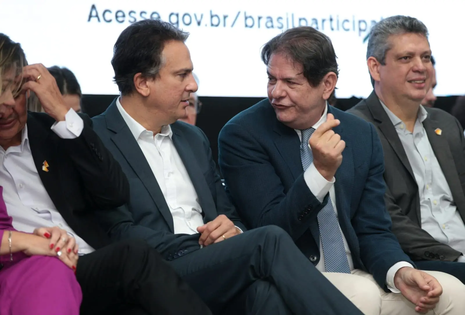 Imagem da notícia: Cid Gomes volta a defender aliança PT e PDT, nega apartar pedetistas  e diz que 'o tempo cura'