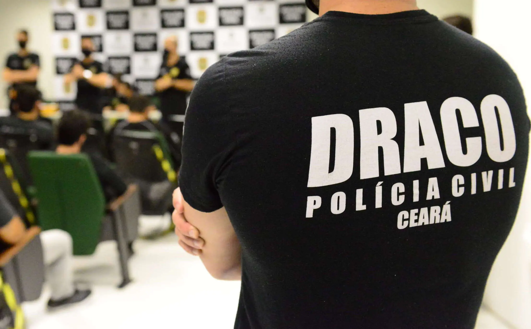 Imagem da notícia: Trio suspeito de fraudar concurso público para a Guarda Municipal de Pacajus é preso