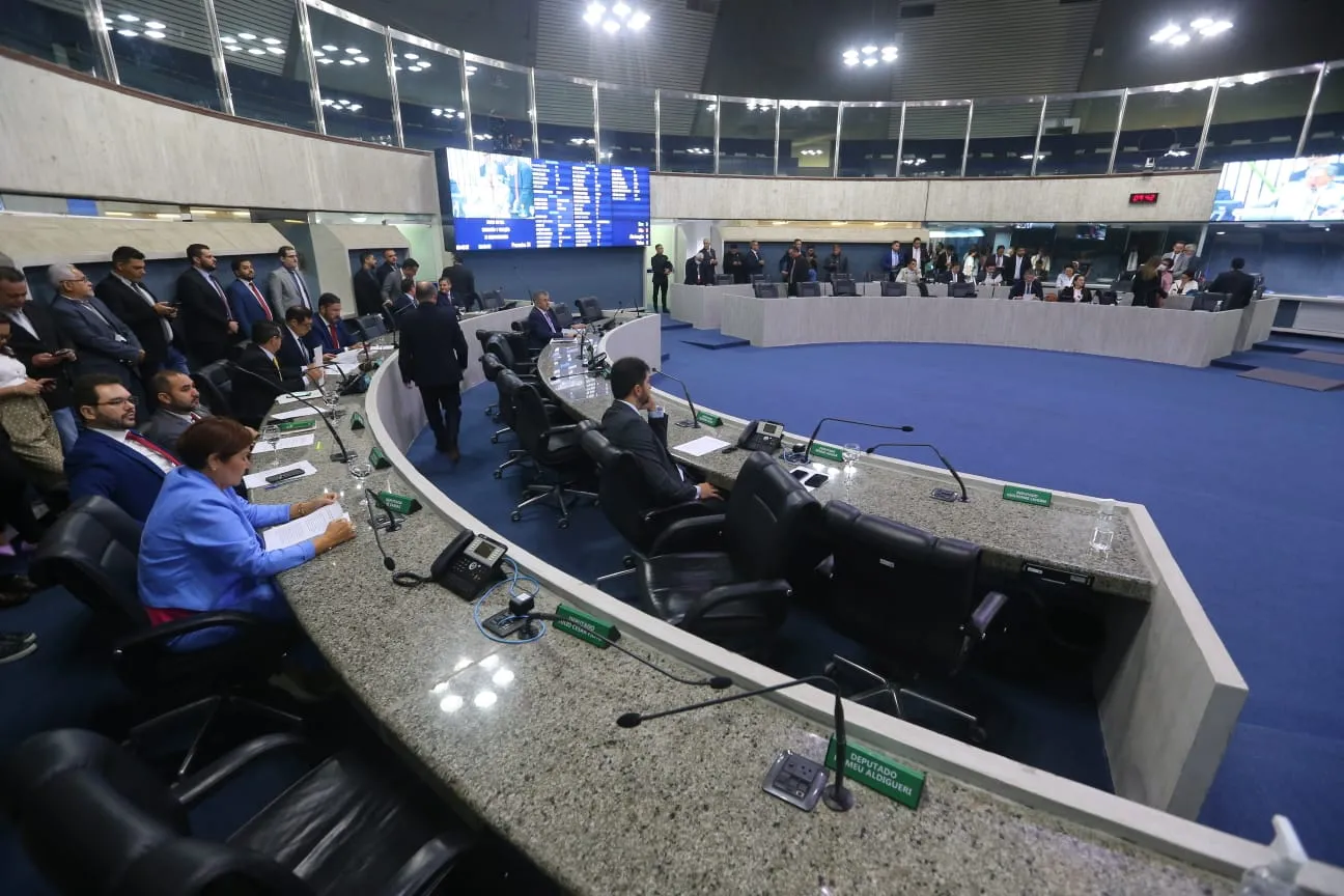Quatro deputados estaduais eleitos pelo PL foram cassados, junto aos suplentes, por fraude a cota de gênero