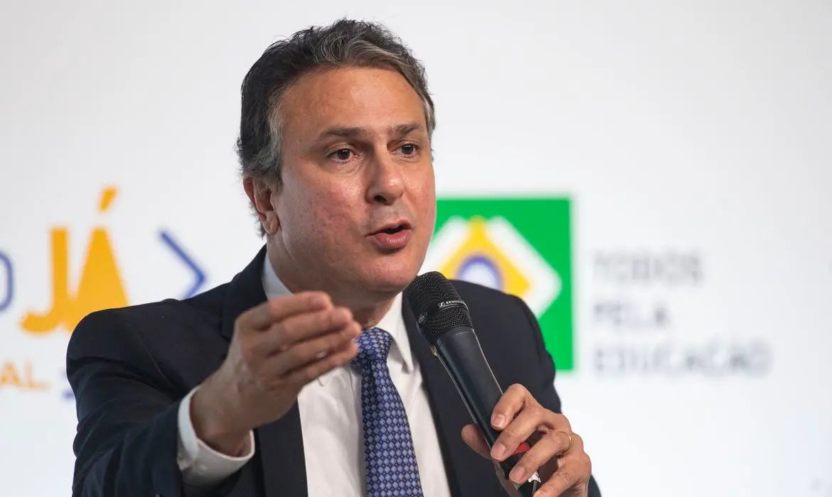 Imagem da notícia: Camilo Santana defende regulamentação das plataformas digitais; entenda