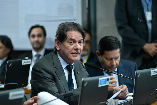 Imagem da notícia: Cid Gomes deve assumir relatoria da MP que aumenta a faixa de isenção do imposto de renda