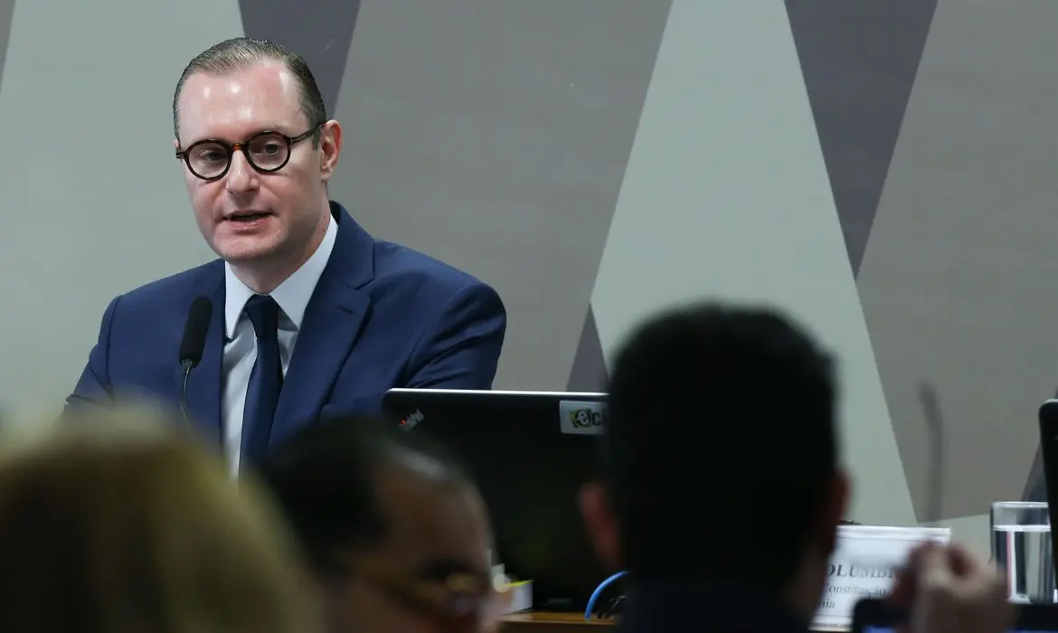 Imagem da notícia: Senado aprova indicação de Cristiano Zanin ao Supremo Tribunal Federal (STF)