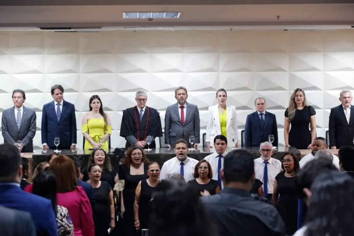 Imagem da notícia: Cid, Ciro, Elmano e Roberto Cláudio: posse do novo presidente do TRE-CE reúne ex-aliados políticos