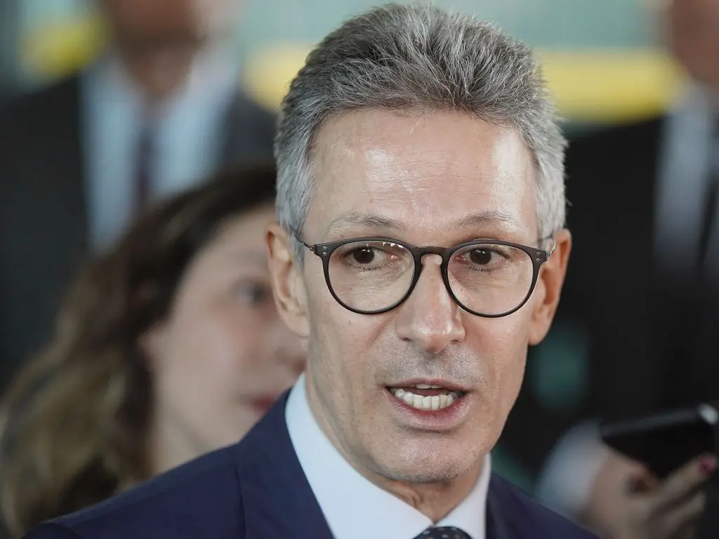 Imagem da notícia: Zema diz que foi mal interpretado ao exaltar trabalhadores do Sul e Sudeste em comparação com outros