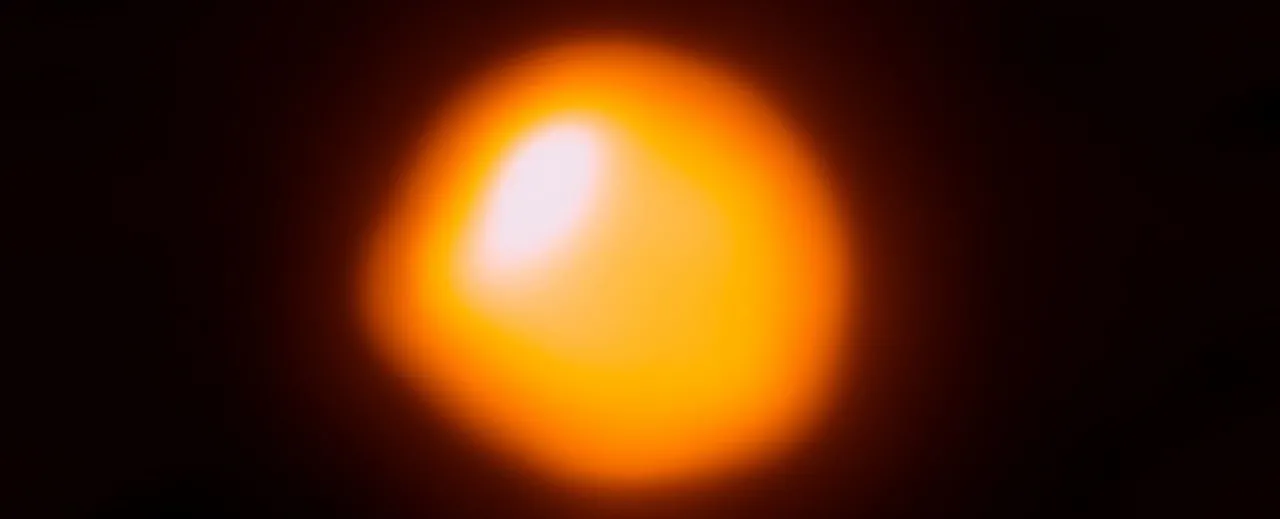 Close em Betelgeuse, estrela gigante vermelha