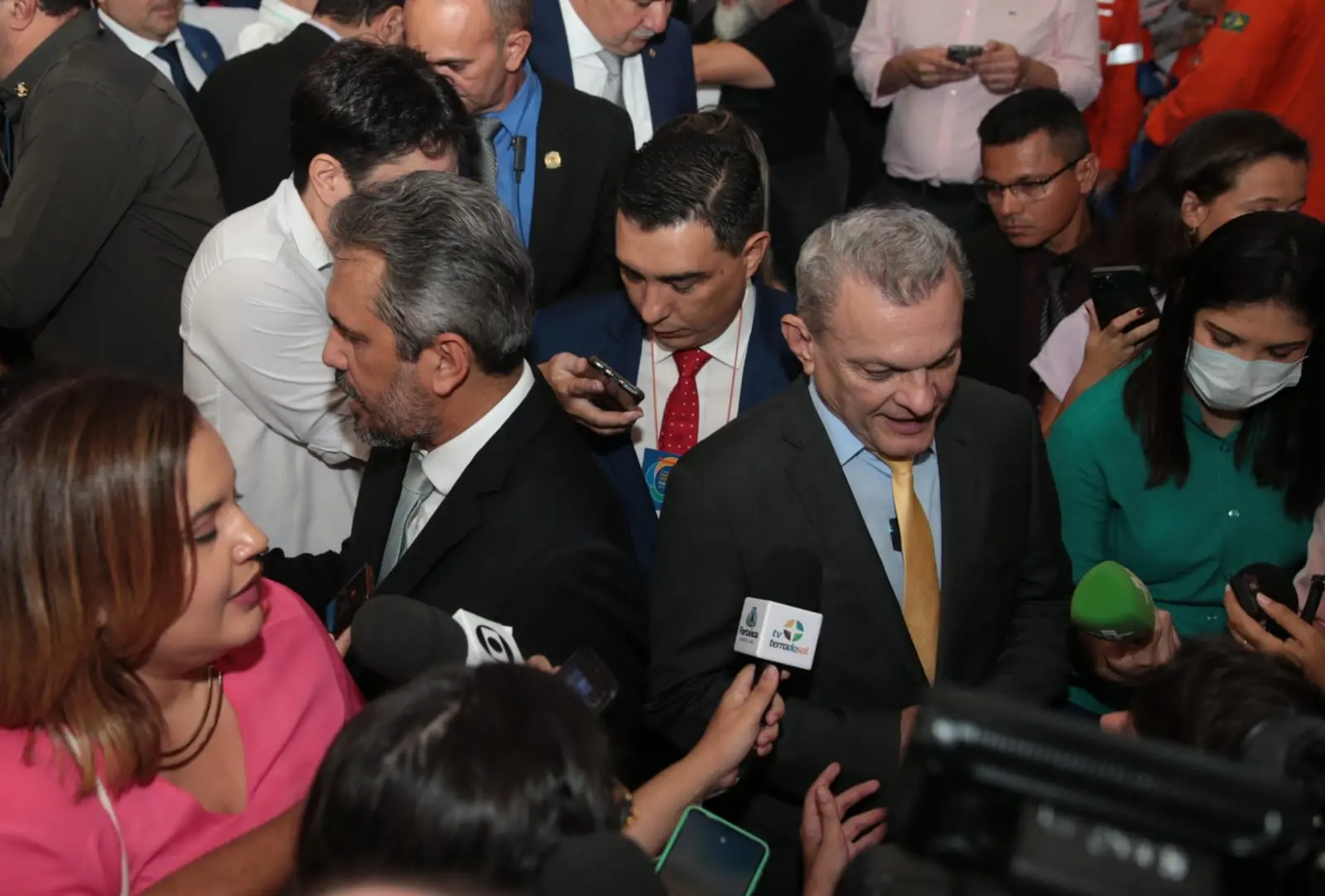 Imagem da notícia: Sarto e Elmano: 'É uma relação amadurecida que aguenta críticas de lado a lado', diz prefeito