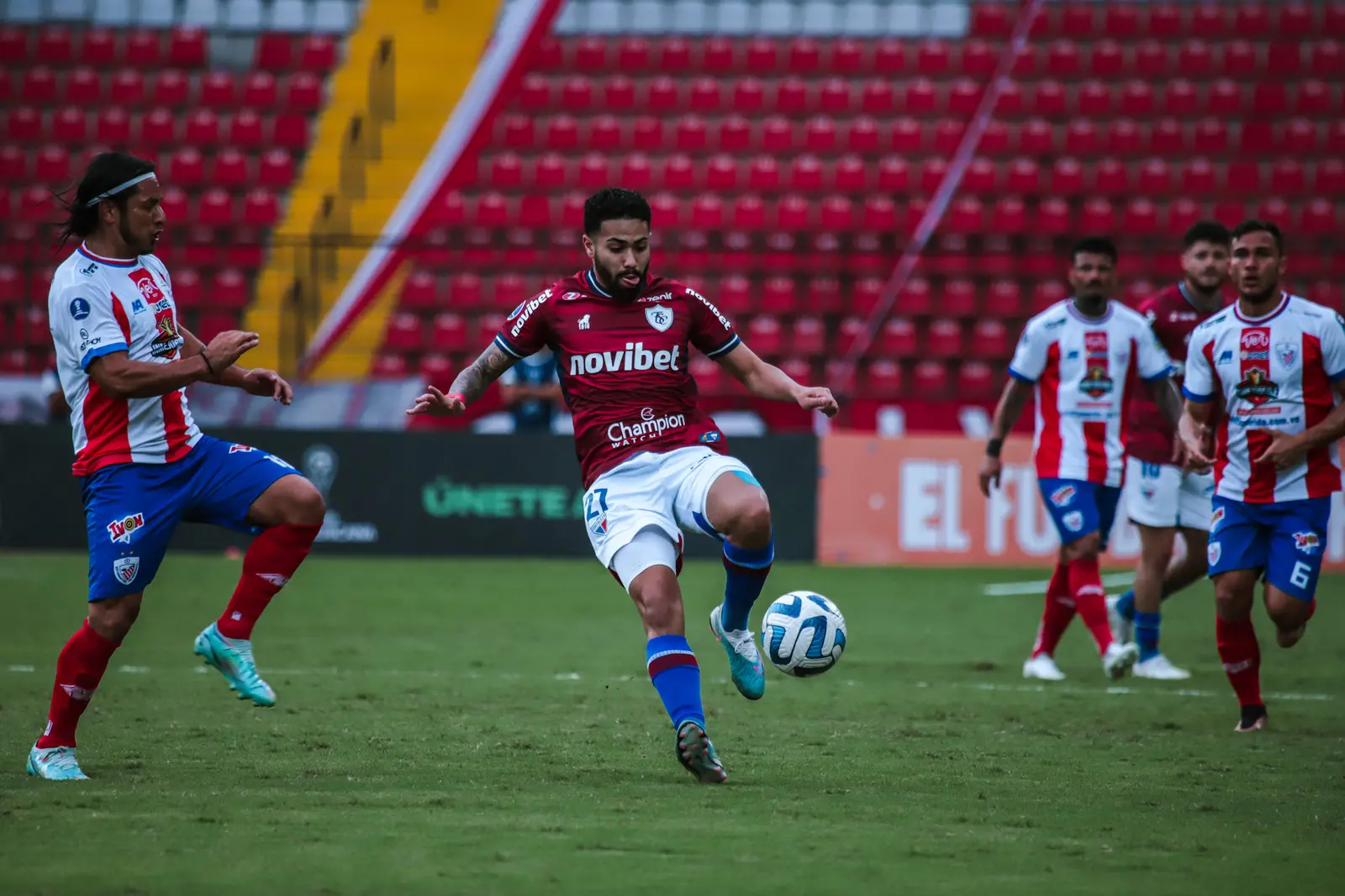Imagem da notícia Fortaleza faz pior jogo de 2023 na Venezuela, sofre derrota e adia vaga às oitavas da Sul-Americana