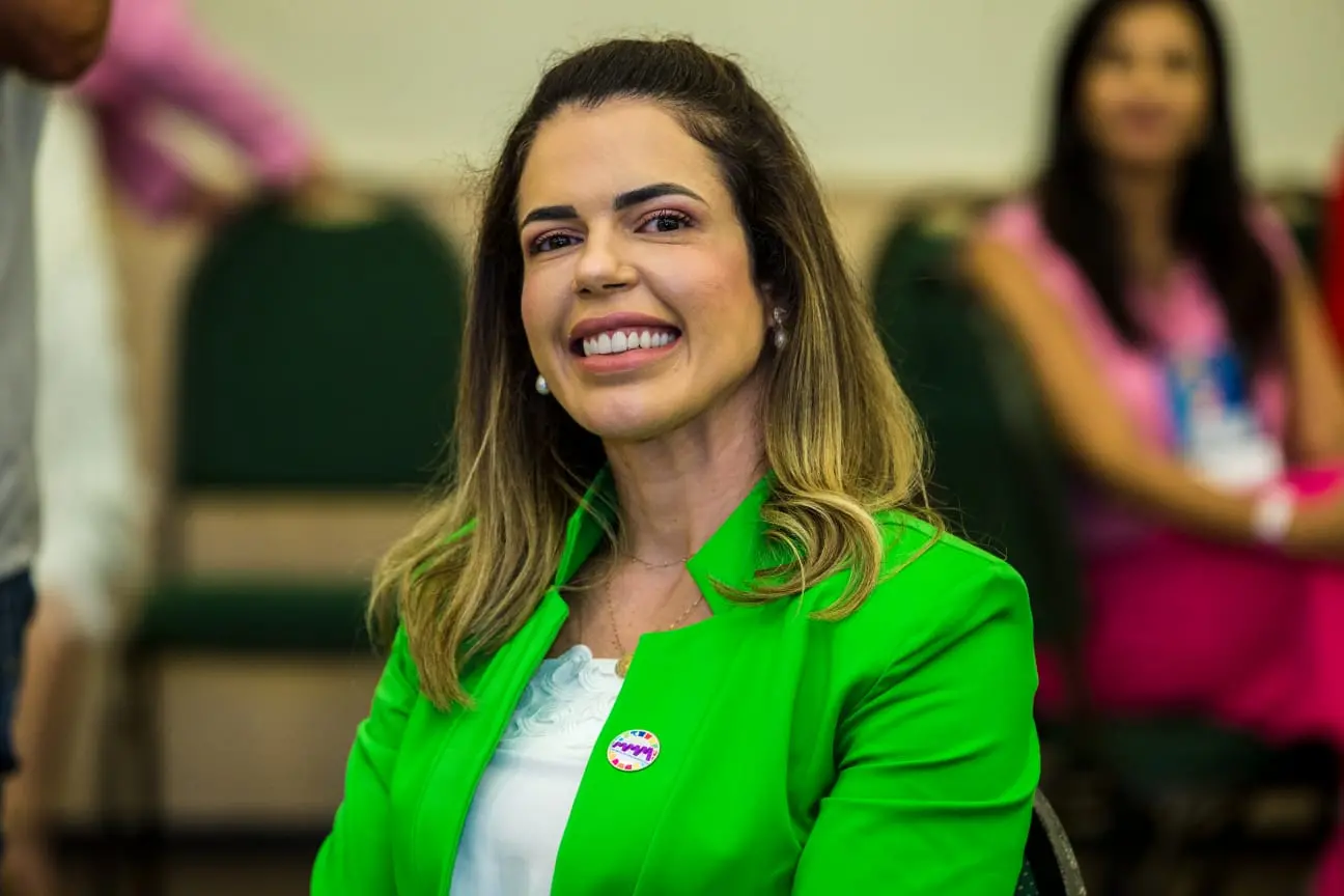 Imagem da notícia: Para mulher, 'desafio não é apenas ser eleita', diz líder de prefeitas no Ceará, em encontro inédito