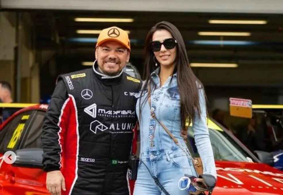 Imagem da notícia: Piloto e namorada morrem no mesmo dia após febre e manchas vermelhas no corpo; caso é investigado