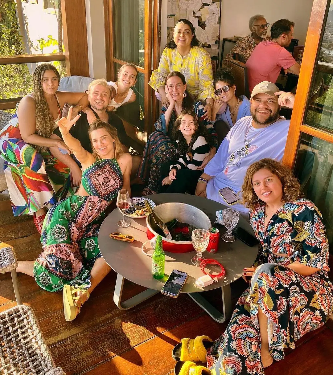 Imagem da notícia: Em tratamento contra câncer, Preta Gil reúne amigos e família em casa: 'Muito amor ' 