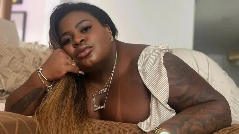 Imagem da notícia: Jojo Todynho faz tatuagem com novo namorado; casal está junto há cinco meses