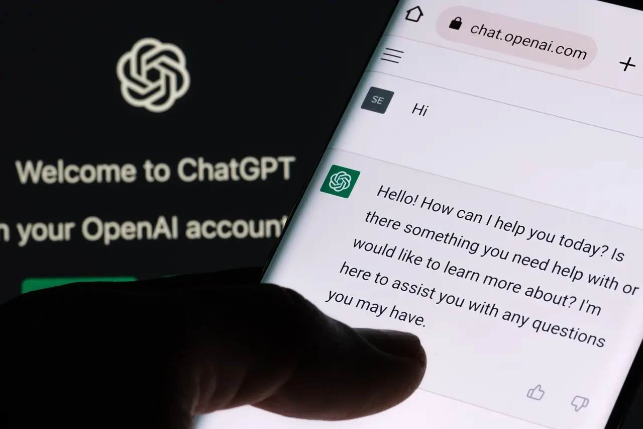 Imagem da notícia: Inimigo ou aliado? ChatGPT pode aumentar produtividade nas empresas e até substituir funcionários  