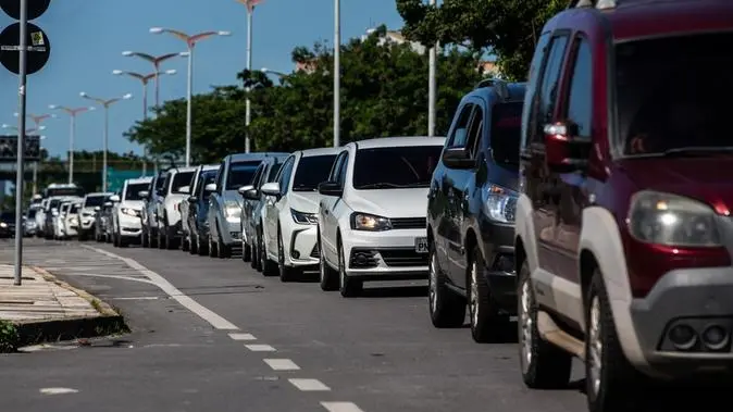 Imagem da notícia: Para quem vale a pena aproveitar os descontos dos carros populares?